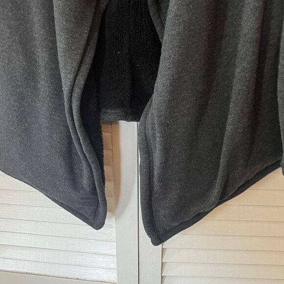 UGG Faux Shearling Wrap small open fleece jacket grey sherpa - Picture 3 of 14